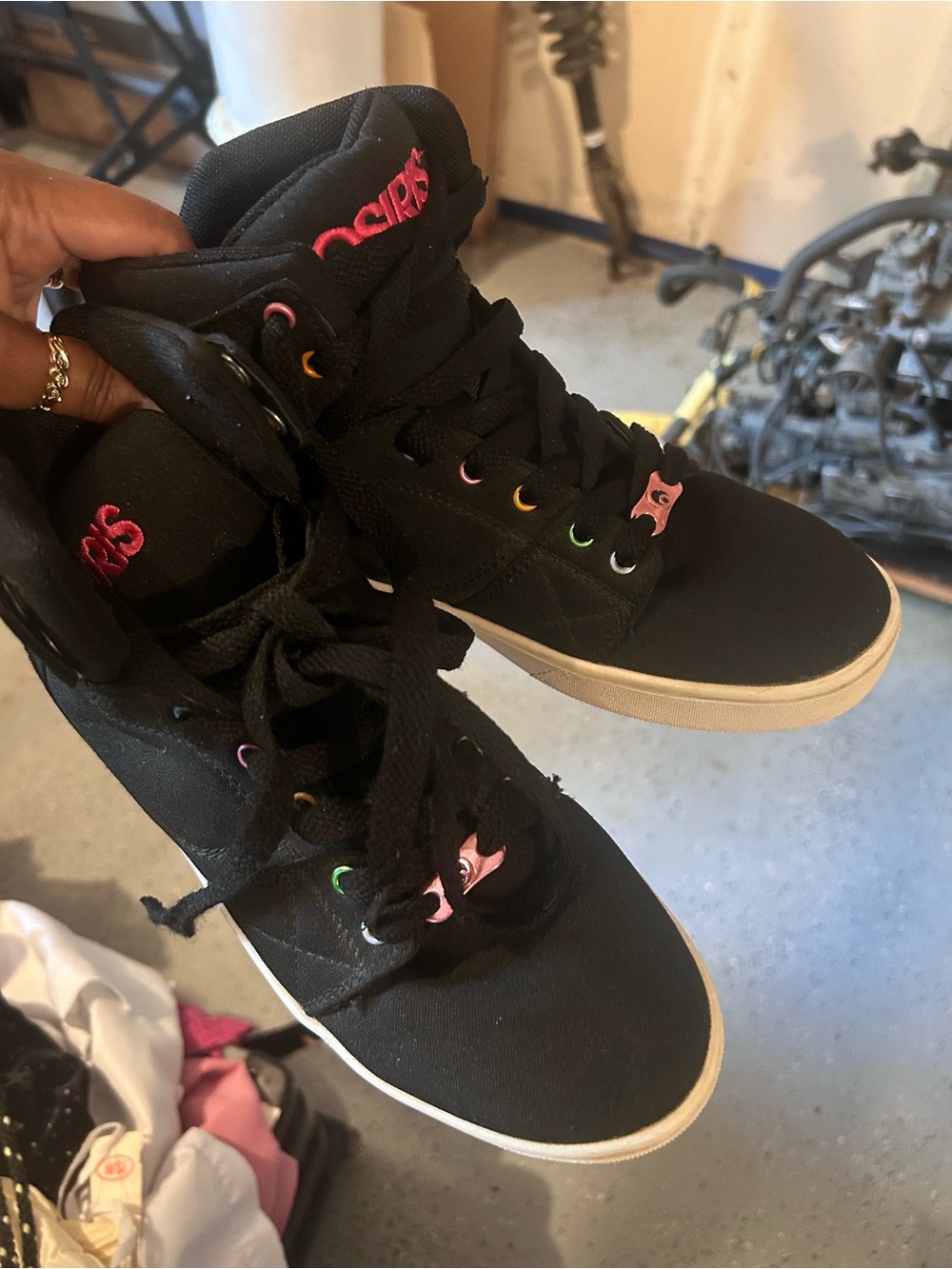Girls Osiris High-Top Sneakers with Pink Accents